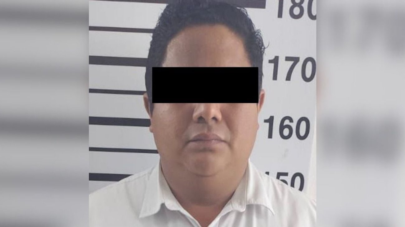 Detienen a hombre por hostigamiento a menor de edad