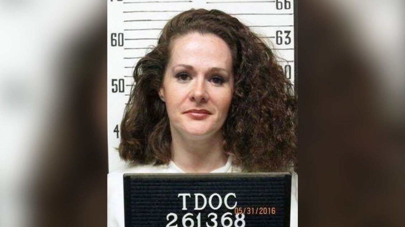 Mujer de Tennessee sobrevive a su ejecución tras 30 años en pausa