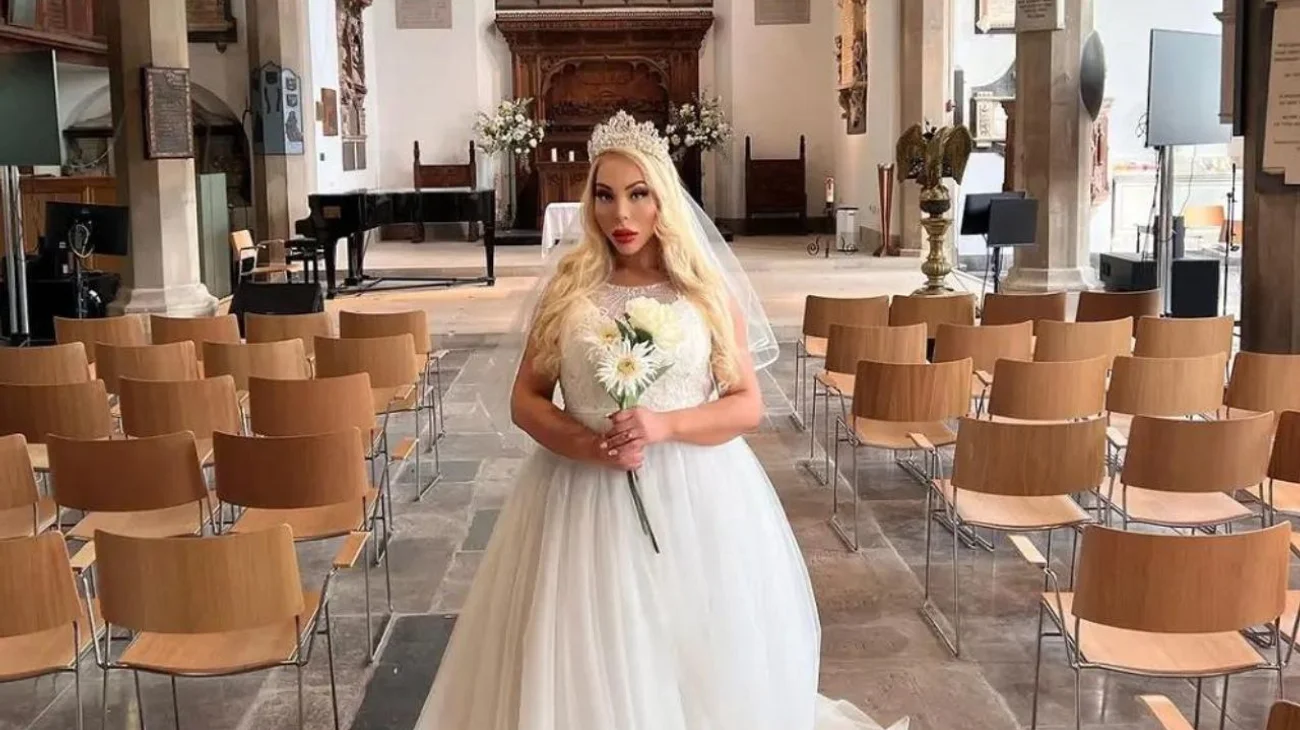 Mujer que se casó consigo misma en 2023 anuncia su divorcio