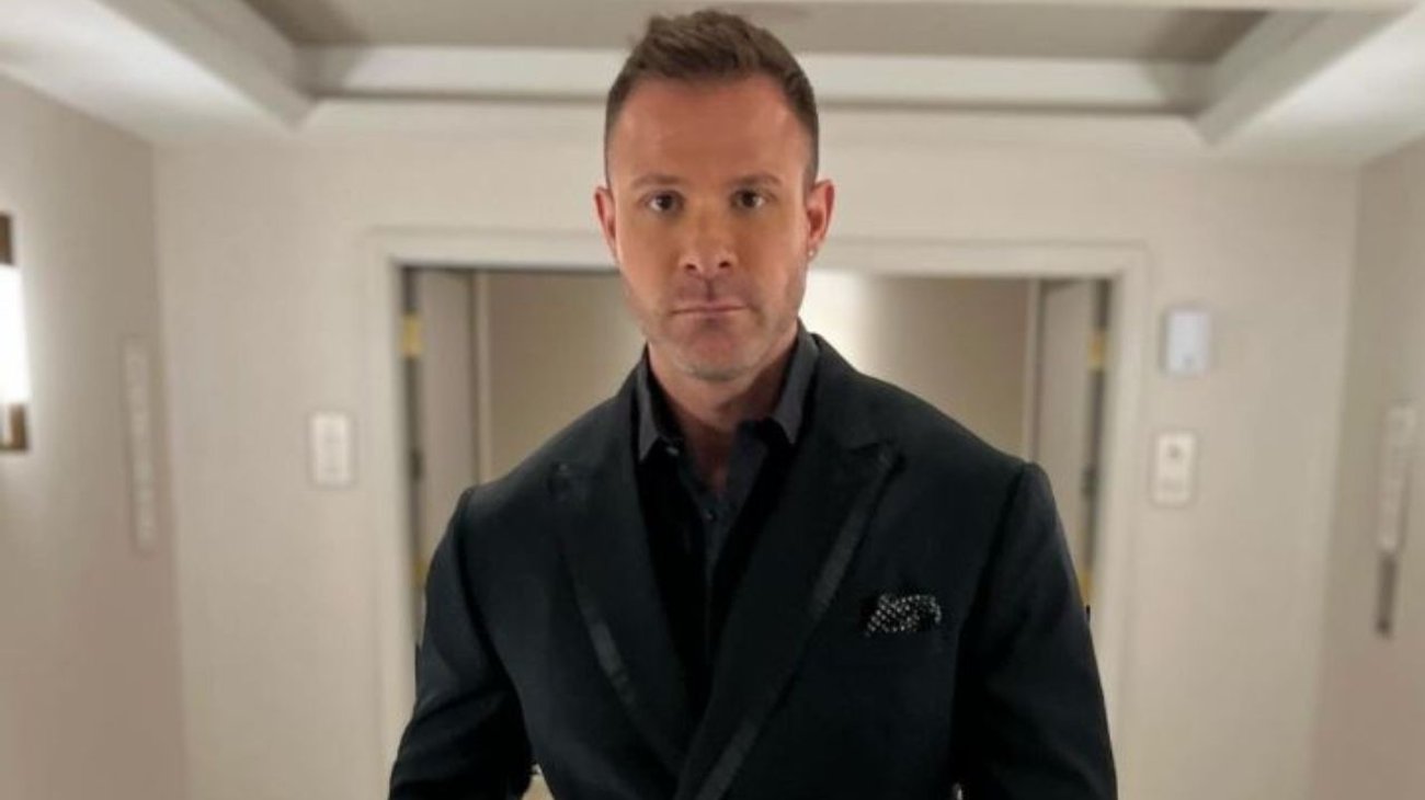 Detienen a Austin Wolf bajo cargos de pornografía infantil