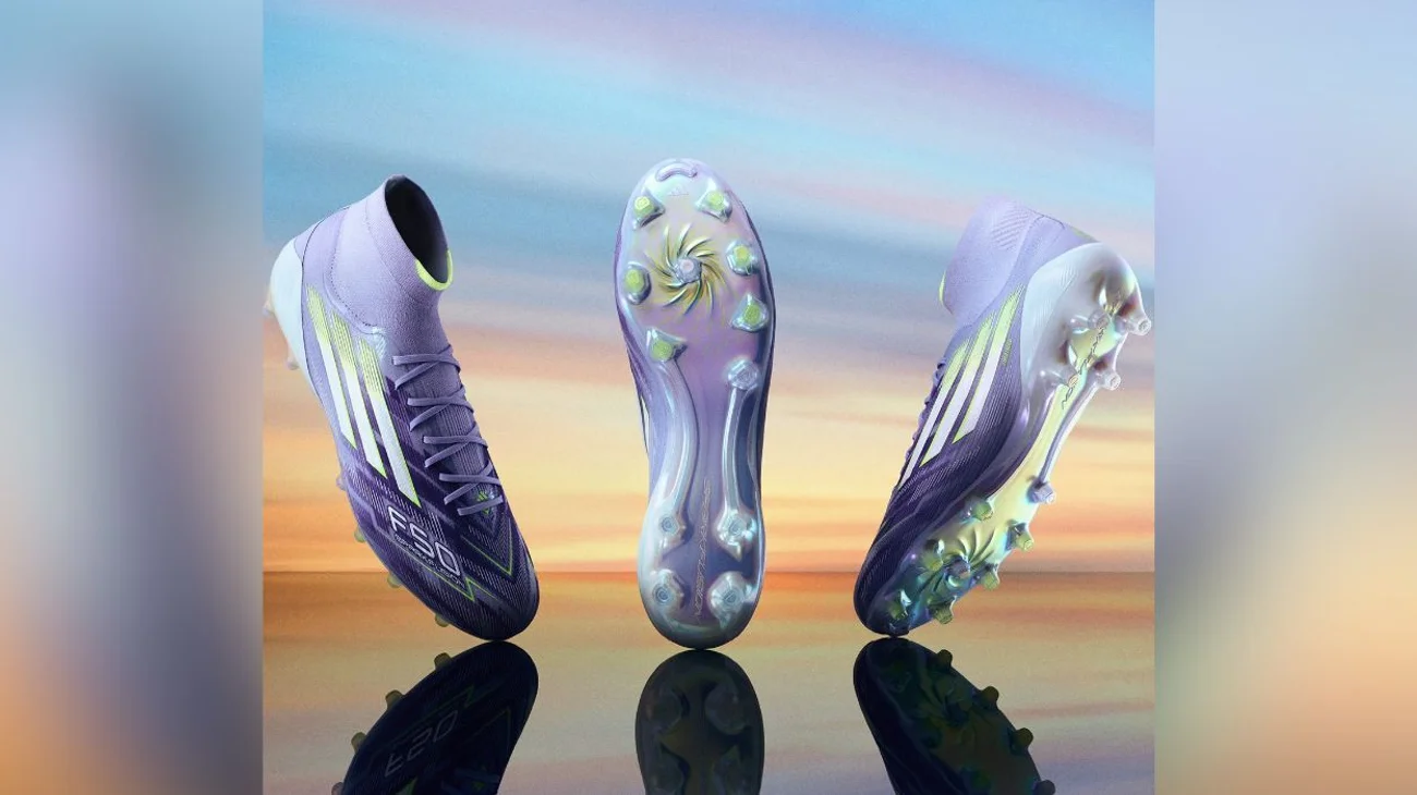 Crean por primera vez botas de fútbol especiales para mujeres