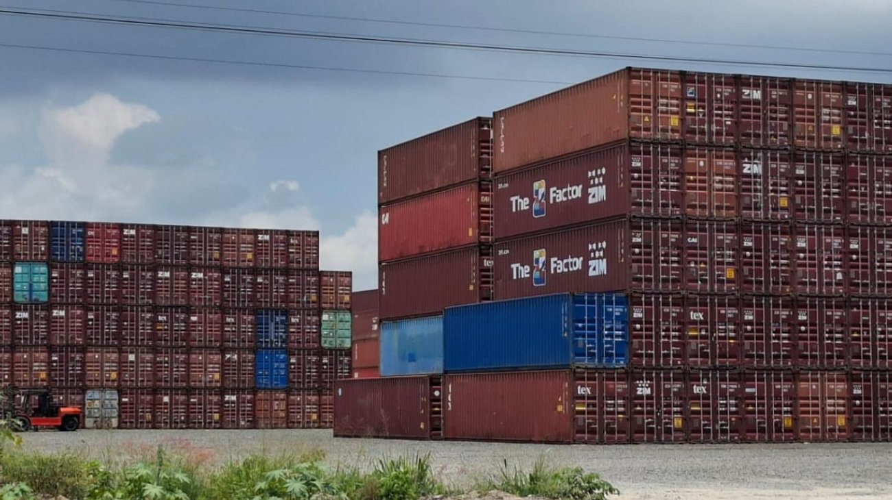 Crisis_arancelaria_y_caida_del_movimiento_portuario_frenan_transporte_de_carga_ece5f96e3e