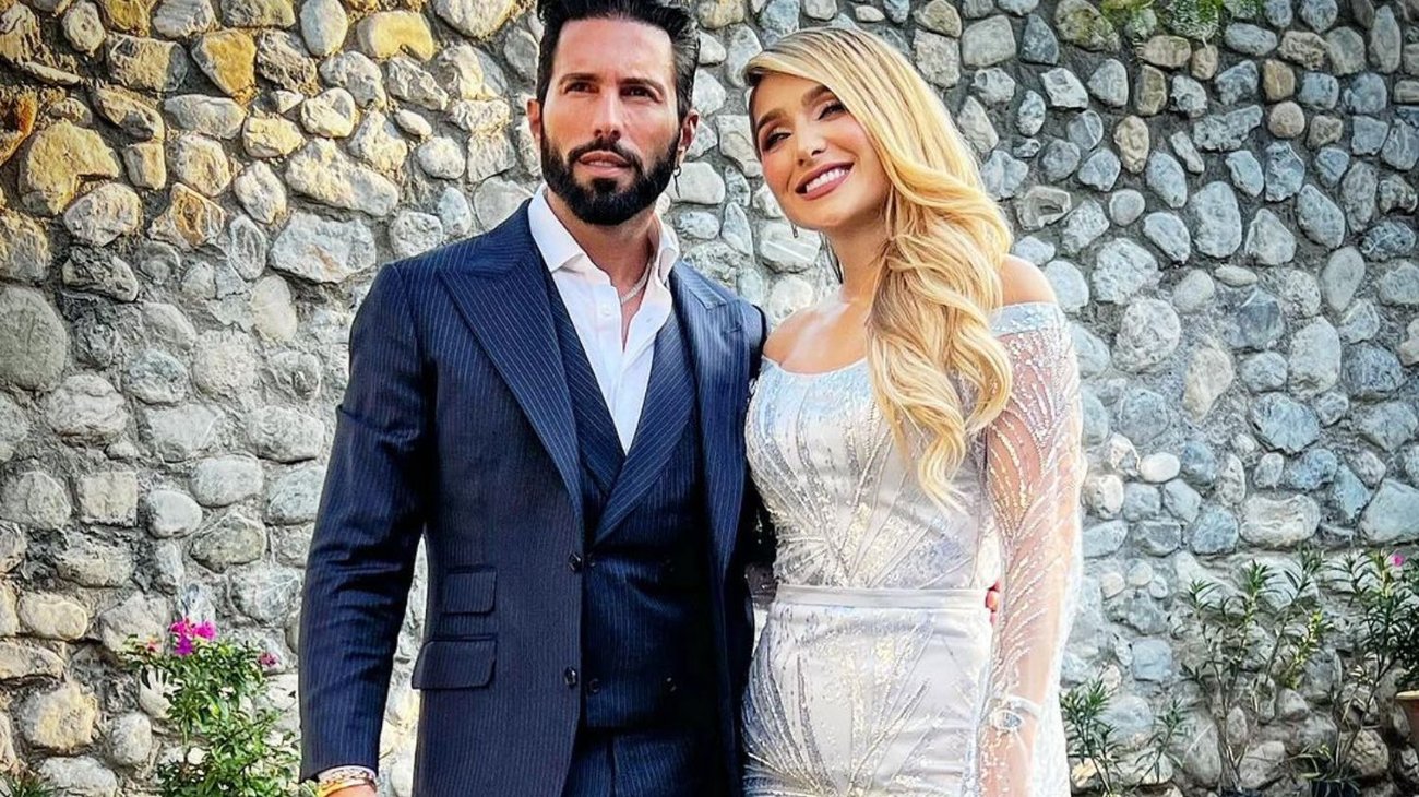 ¿Qué color es? Critican vestido de Marcela Mistral para boda