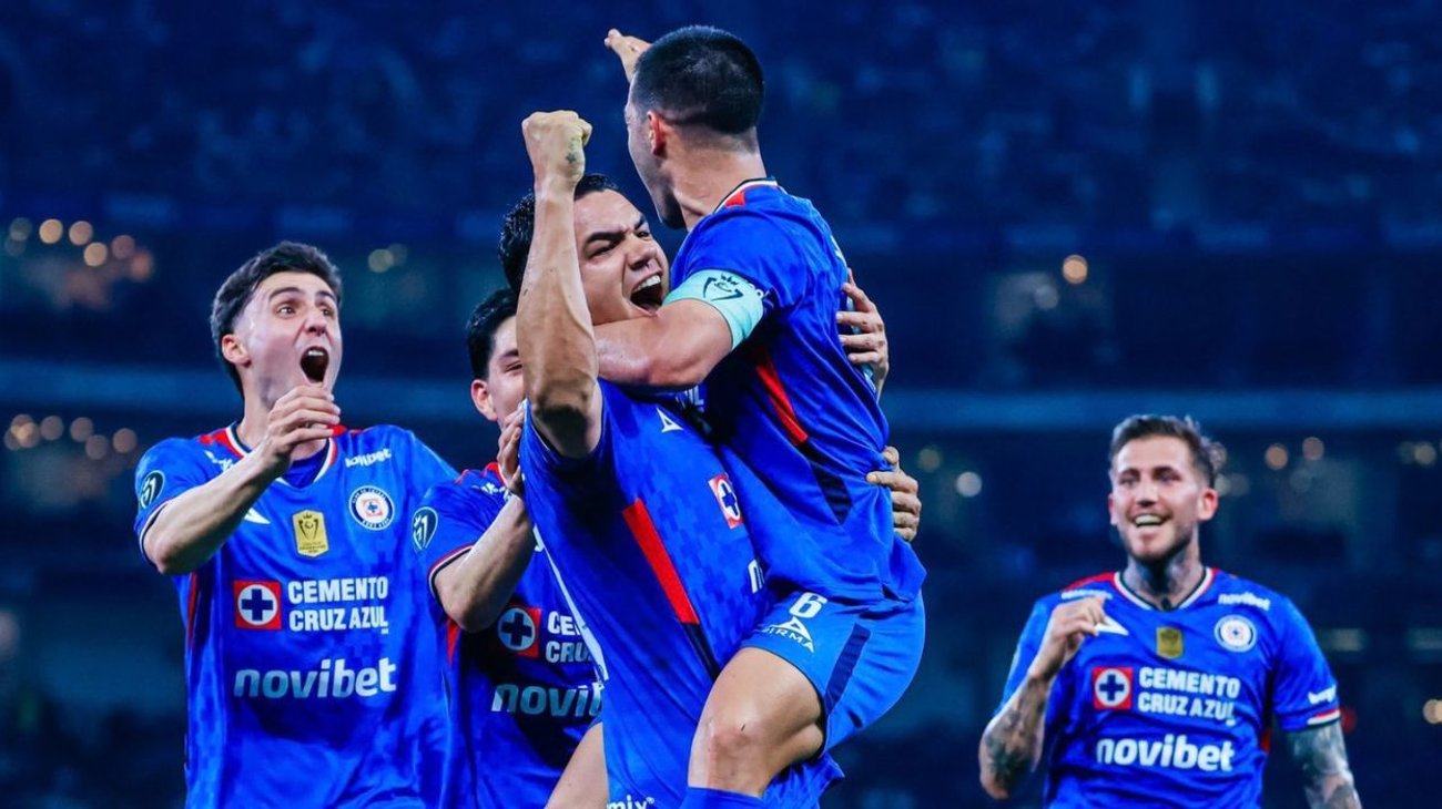 Cruz Azul remonta a Rayados en un partido olvidable de Mele