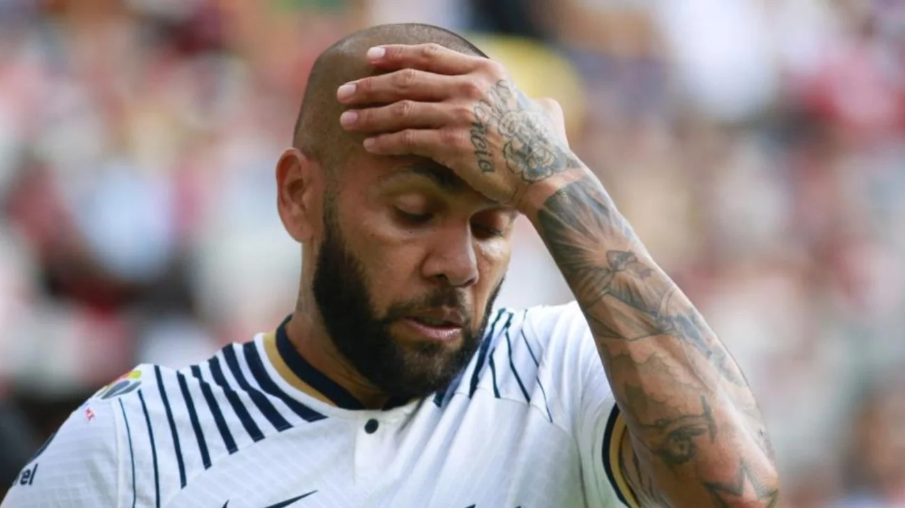 Dani Alves es demandado por los Pumas de la UNAM ante el TAS