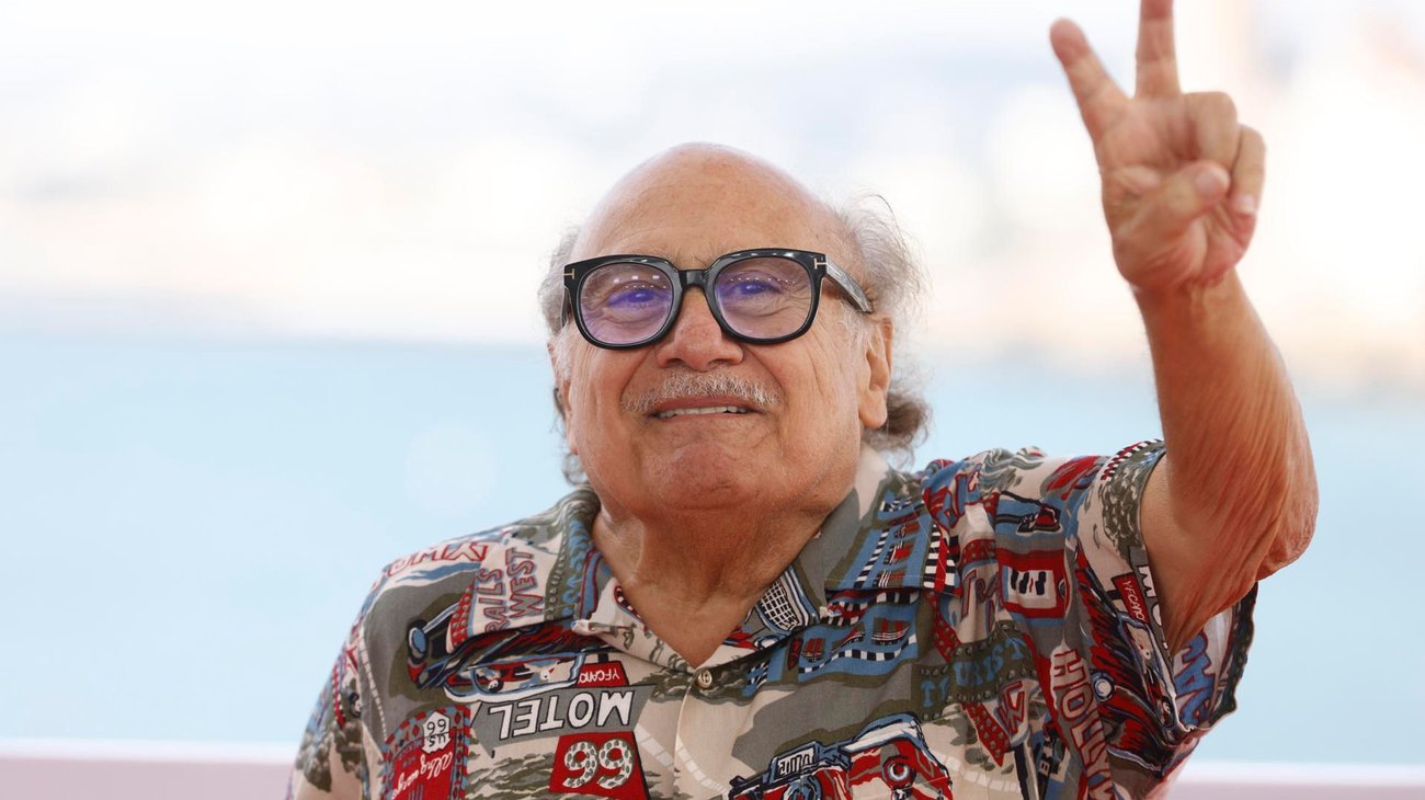 Danny DeVito recibe premio y reclama más cine independiente