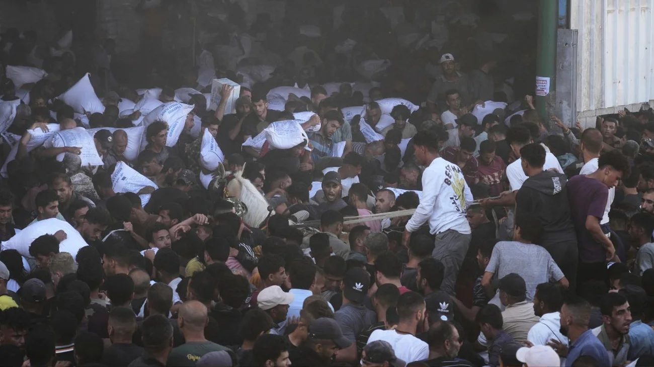 Deja_hordas_de_personas_hambrientas_cuatro_muertos_en_Gaza_6009332ce6