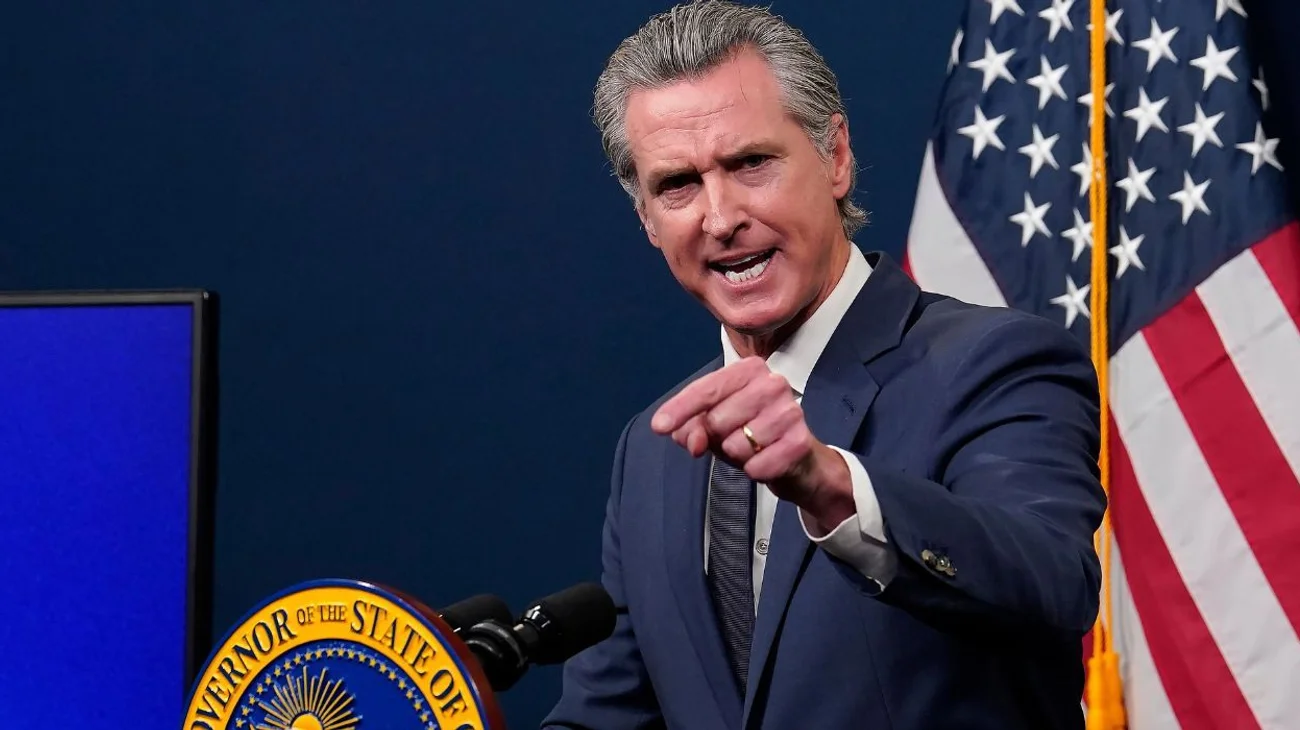 Demanda_gobernador_de_California_a_Fox_News_por_difamacion_514e699376