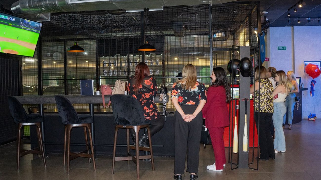 Descubre_por_que_los_simuladores_de_Batbox_son_la_opcion_perfecta_para_tus_posadas_corporativas_ef02989a6b