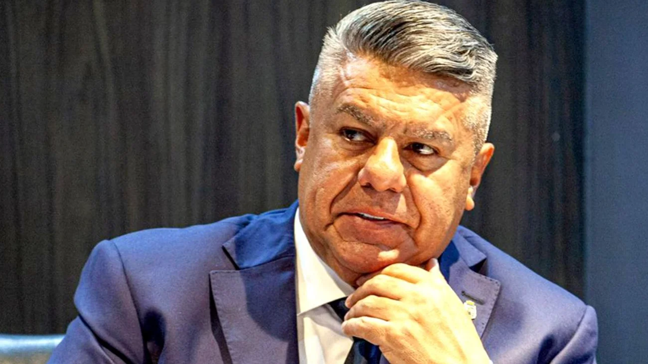 Designan a Claudio Tapia como representante interino de la FIFA