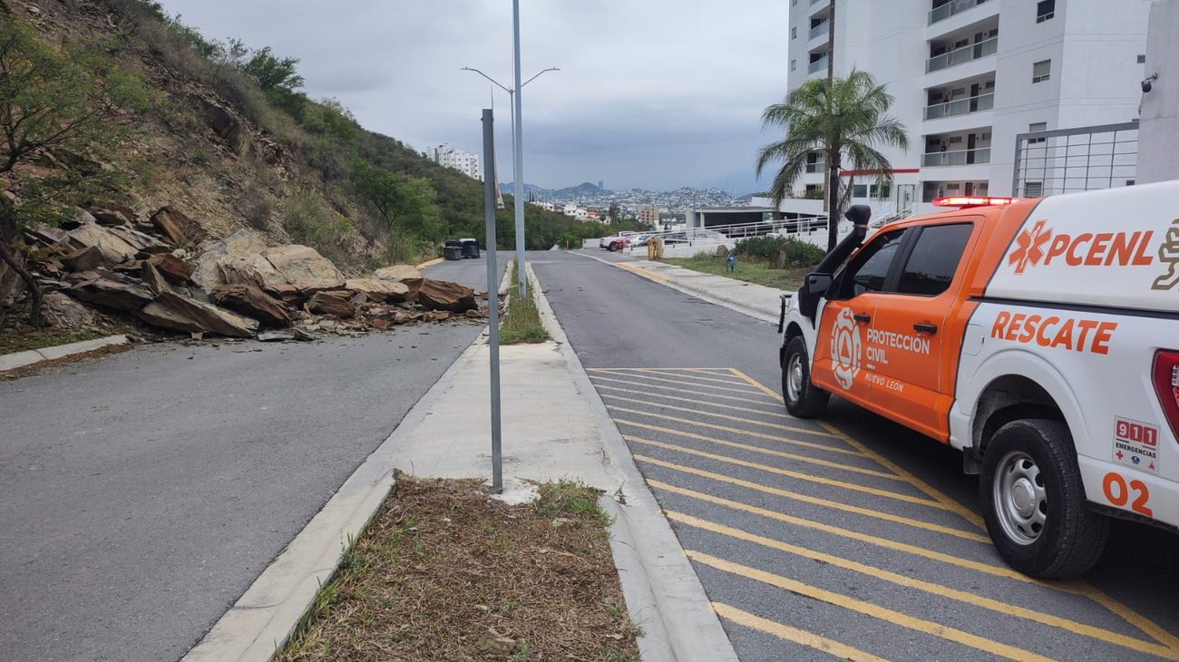 Se desliza ladera de cerro en Monterrey por las lluvias