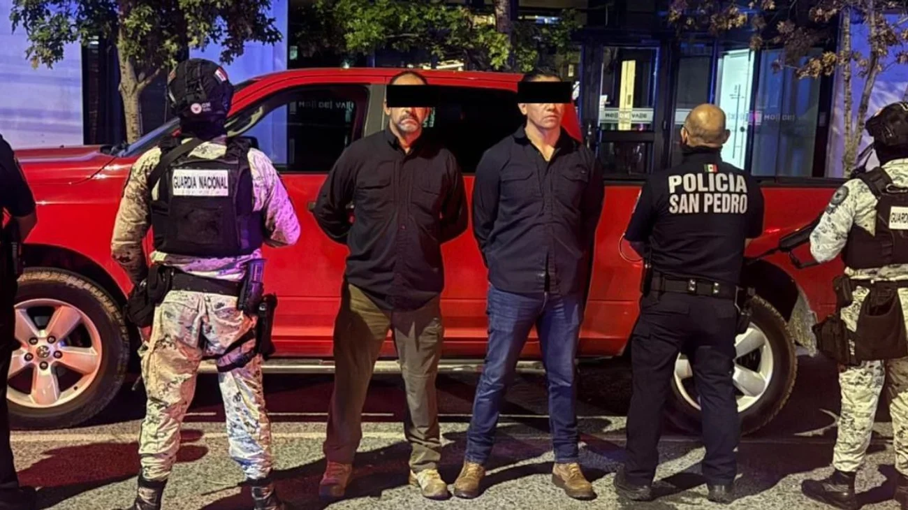 Detienen a dos hombres con armas de fuego en San Pedro