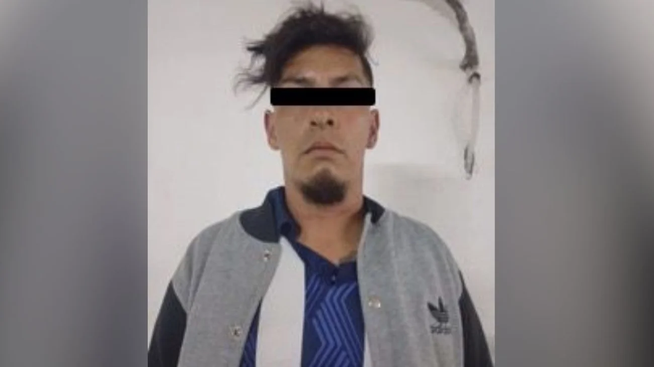 Detienen a hombre con droga; hacía escándalo en la vía pública