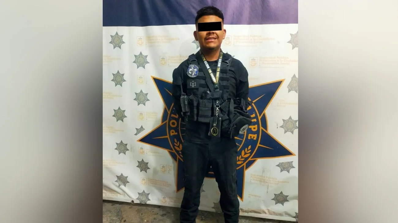 Detienen a joven por hacerse pasar por policía en Guadalupe