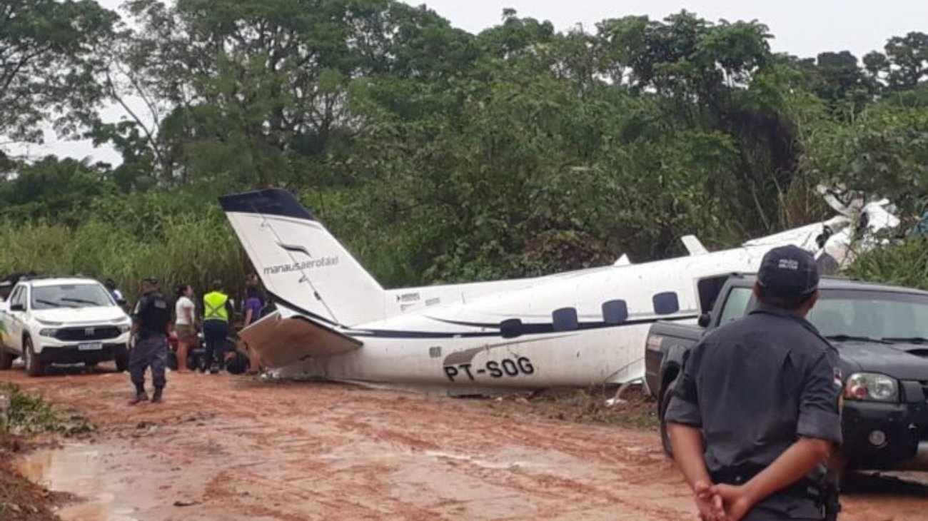 Avioneta se estrella en la selva y deja 14 muertos