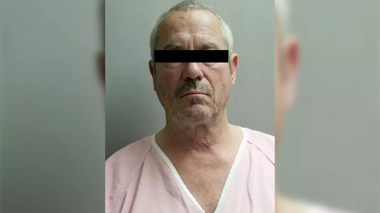 Abogado mata y quema a su hijo tras confundirlo con intruso