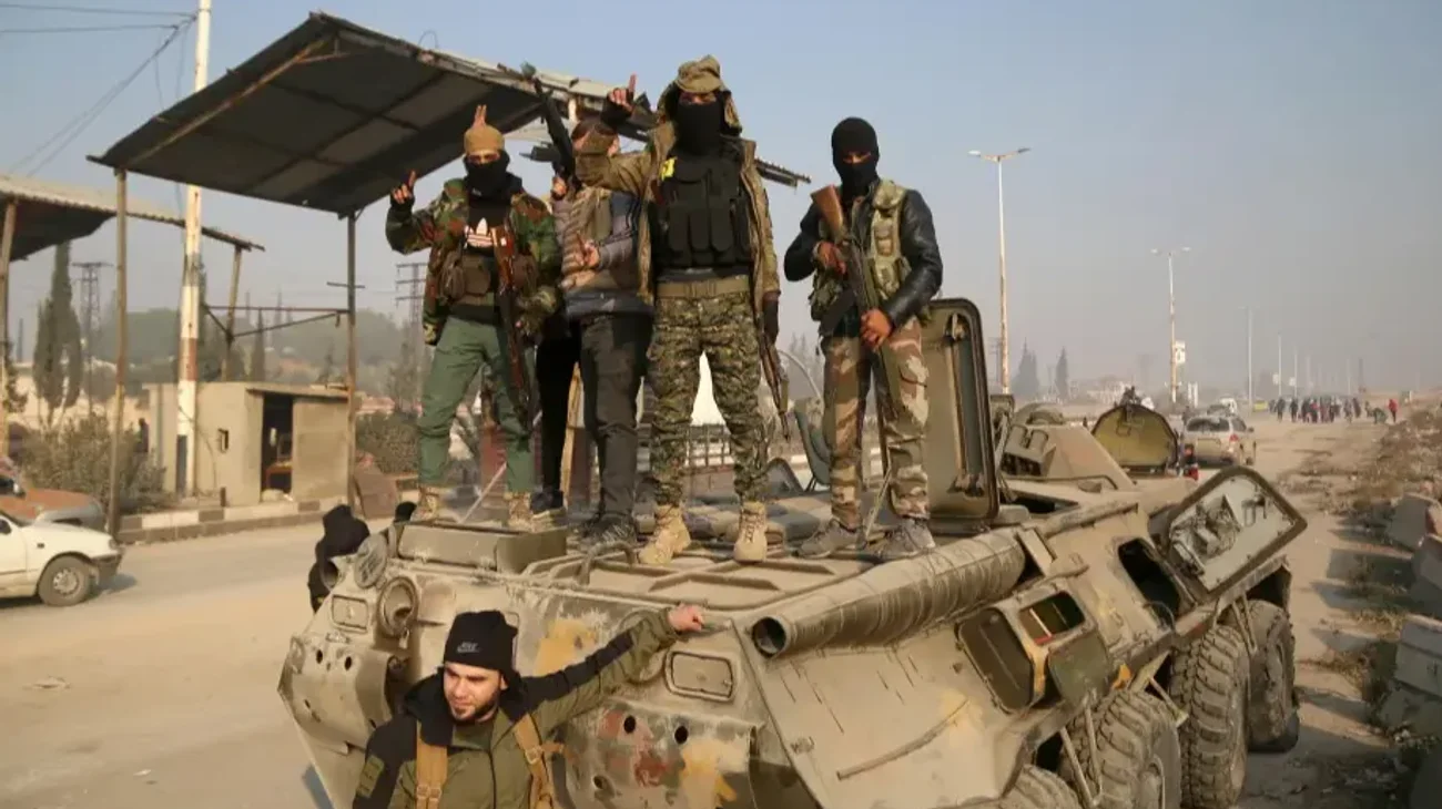 Insurgentes sirios entran en Damasco tras huida de Al Asad