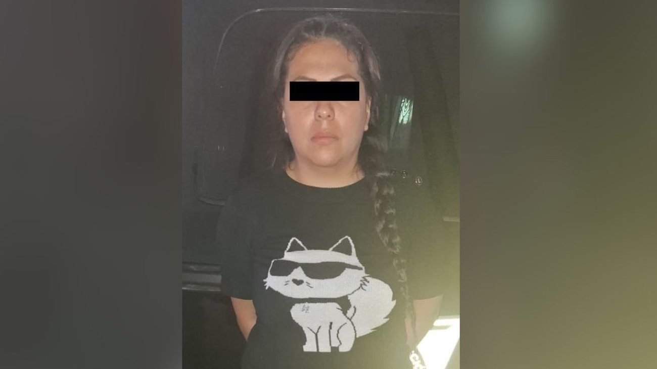 Detienen a mujer por robo de ropa en tienda de Monterrey