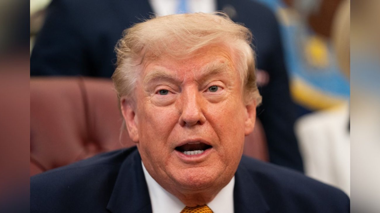 Expulsan a manifestantes de un mitin de Donald Trump