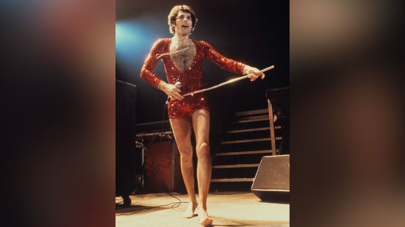 Subastarán piano y micrófono de Freddie Mercury