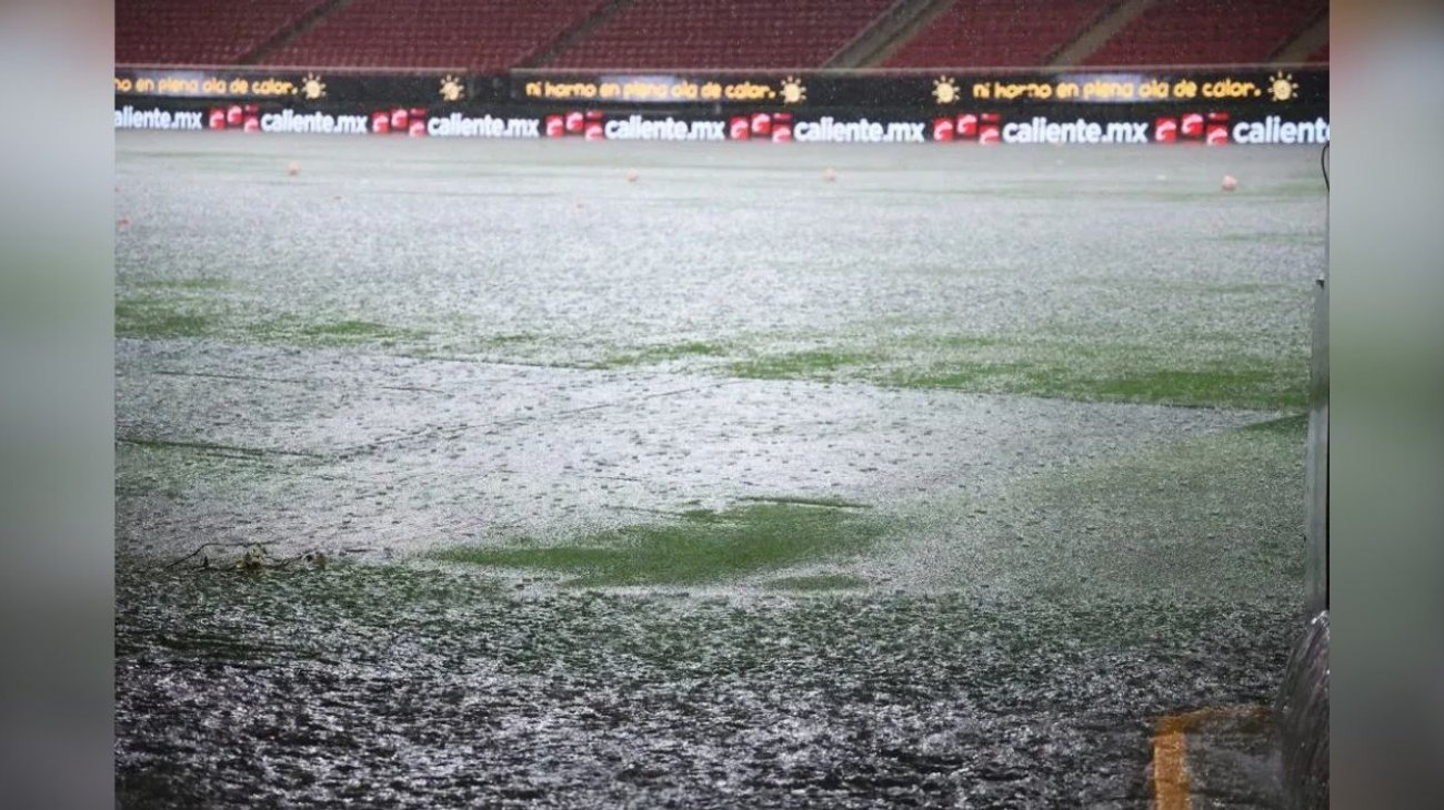 Posponen juego Chivas vs Tigres por inundación del Estadio Akron