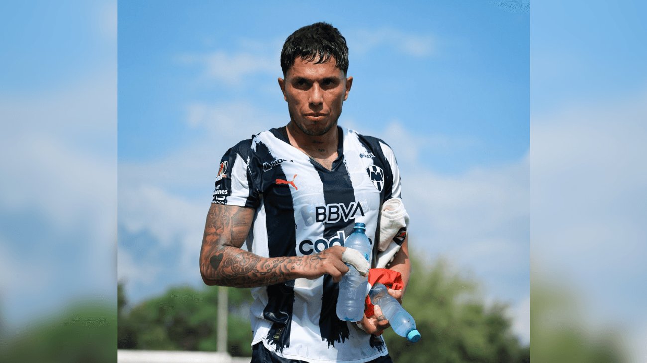 Carlos Salcedo debuta con Rayados tras ocho meses lesionado