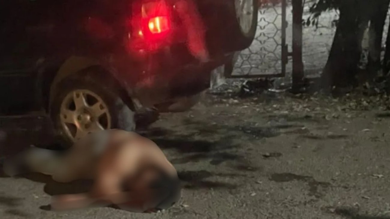 Hallan a dos hombres heridos junto a camioneta en Montemorelos