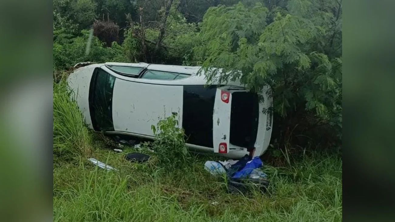 Se reporta volcadura en la carretera Victoria-Monterrey