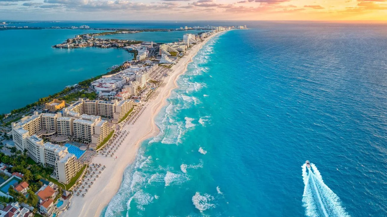 Alerta Cofepris por 16 playas no aptas para nadar en este verano