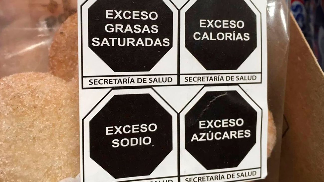 Señalan sobornos del extranjero para imponer sellos de salud