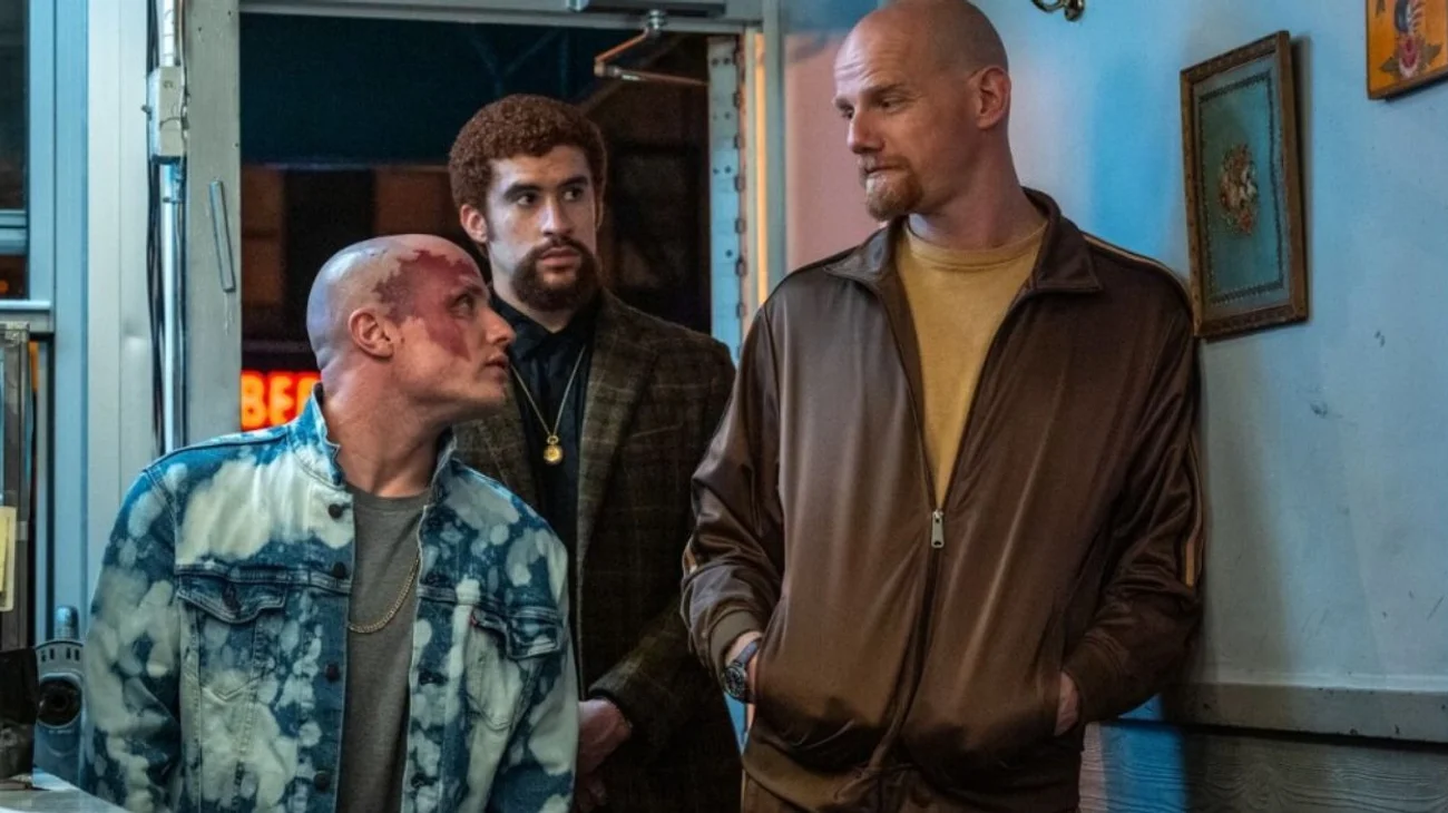 Bad Bunny vuelve al cine con el estreno 'Caught Stealing'