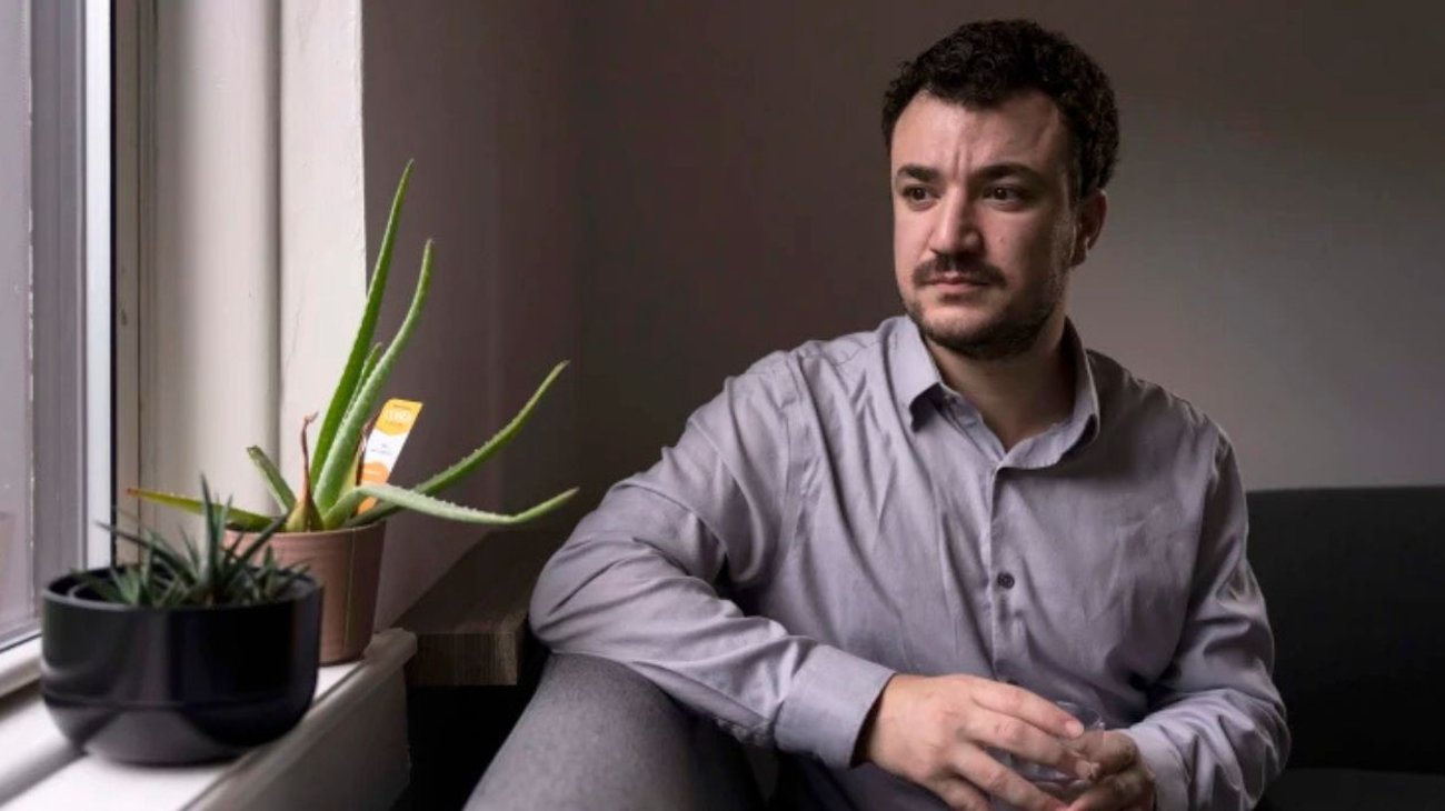 Juez de EUA. ordena deportación del activista Mahmoud Khalil