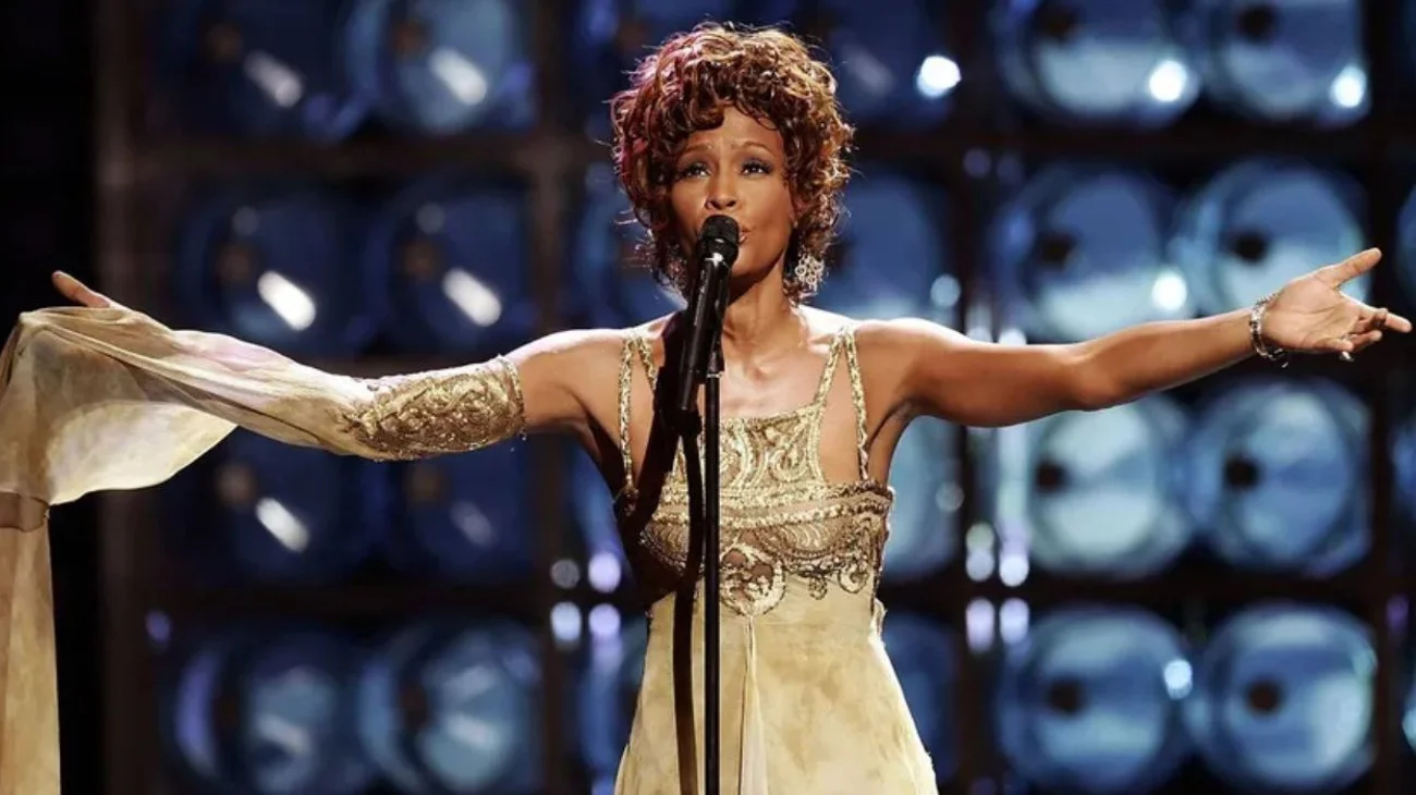 Subastarán objetos icónicos de Whitney Houston