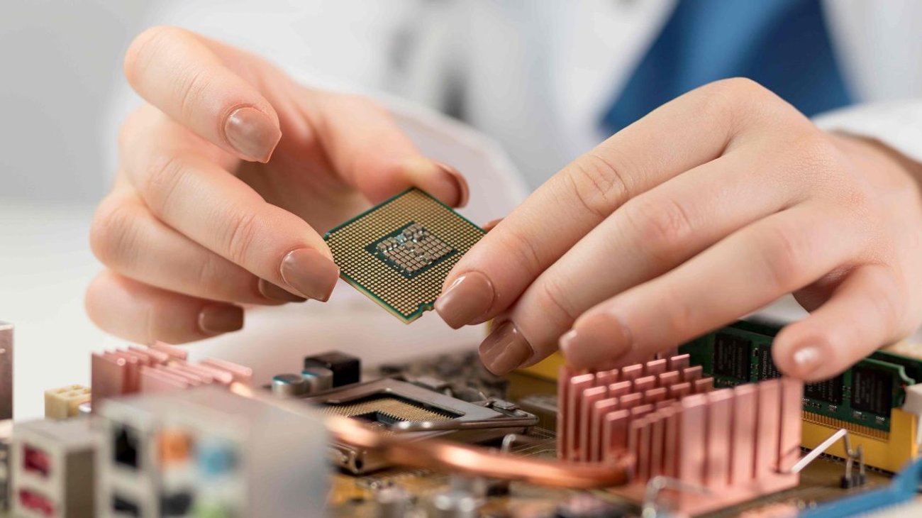 Lanza CECyTEC carrera técnica de semiconductores en Ramos Arizpe