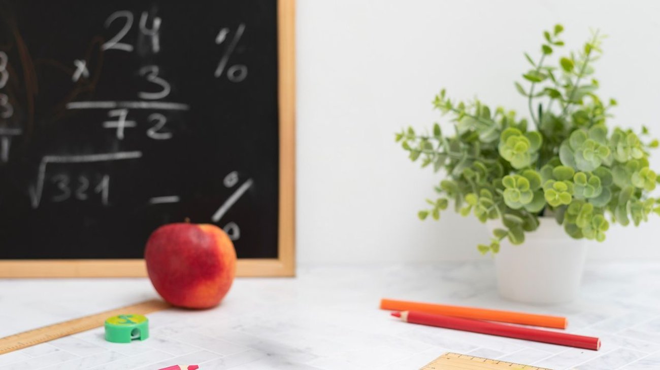 Valoran enseñanzas de maestros que van más del salón de clases