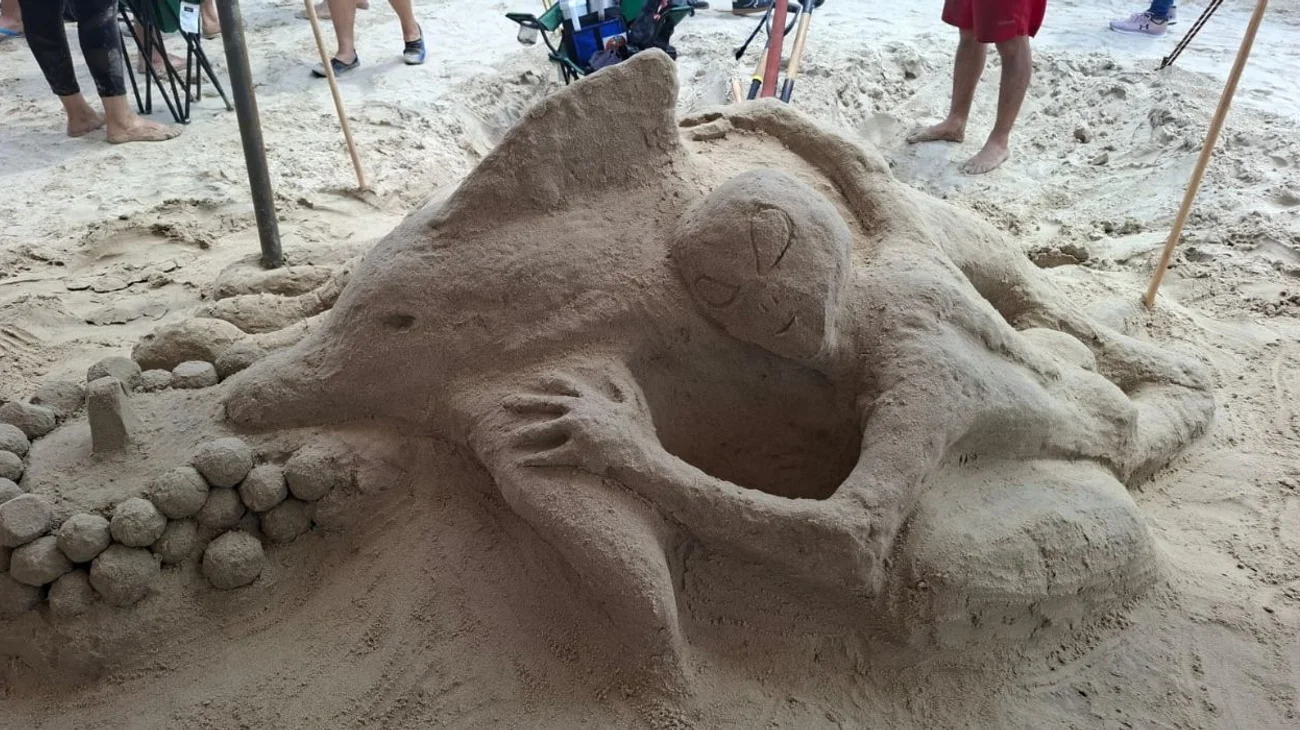 Creatividad y talento en Playa Miramar en “Arte en Arena”