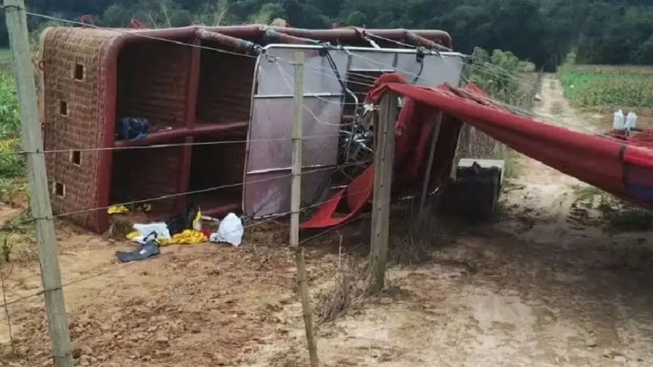 Mujer embarazada muere al caer un globo aerostático en Brasil