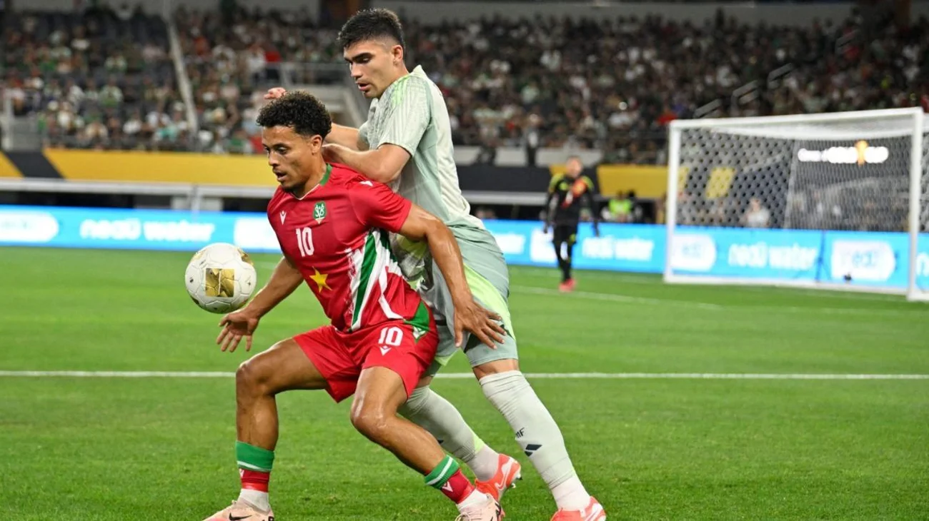 México vence a Surinam y clasifica a cuartos de la Copa Oro