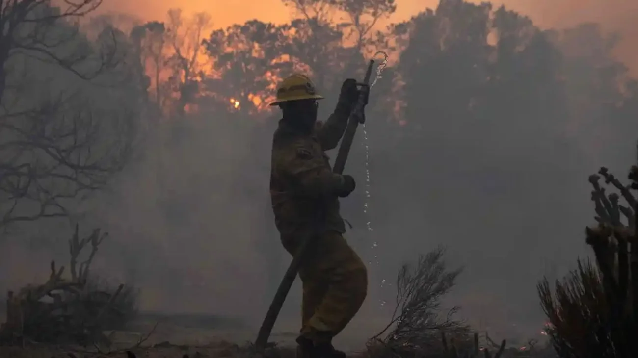 Tiroteo en incendio en EU. deja dos bomberos muertos
