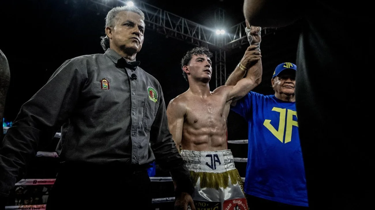 Johan Álvarez vence por nocaut técnico a Eduardo Gómez