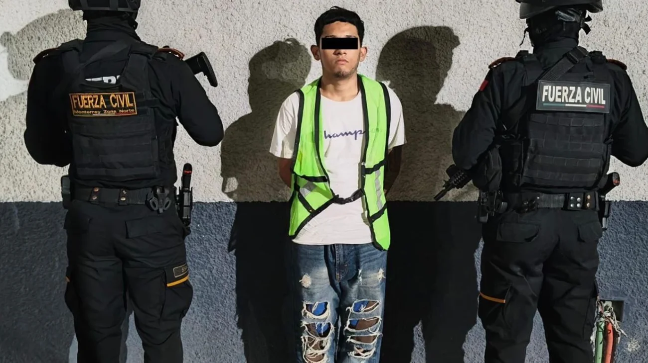 Capturan a joven armado en vía pública en Monterrey