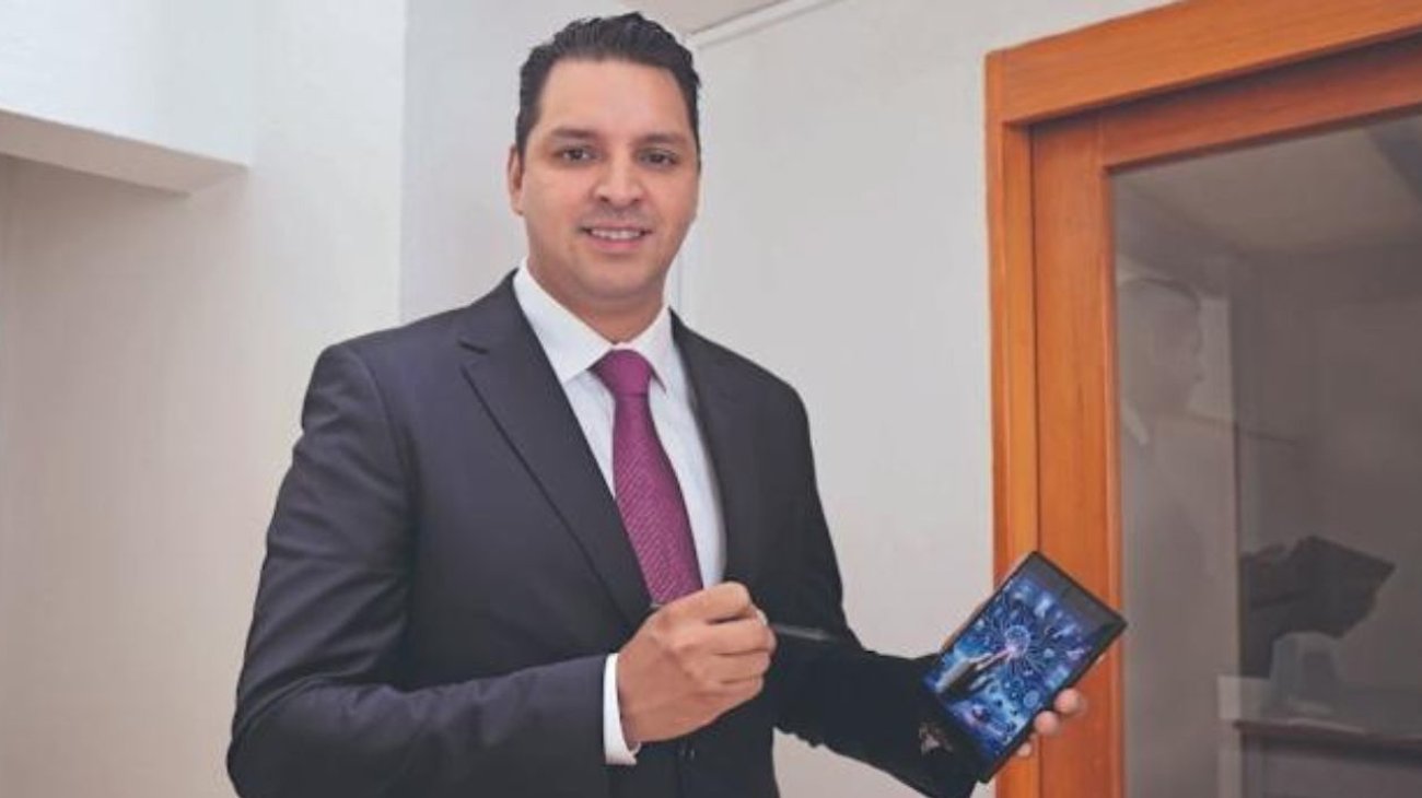 Ministro electo a la Suprema Corte sufre grave choque vehicular