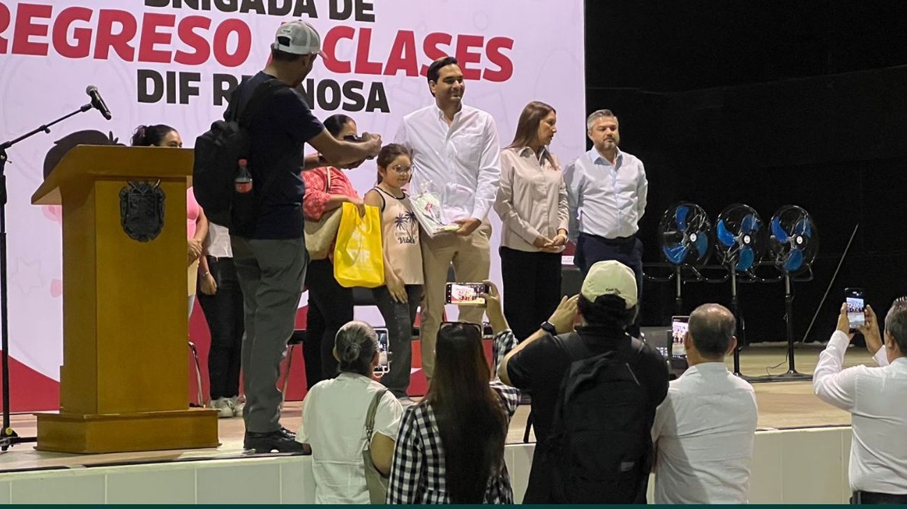 Entre DIF Reynosa útiles escolares gracias al programa Reto Útil