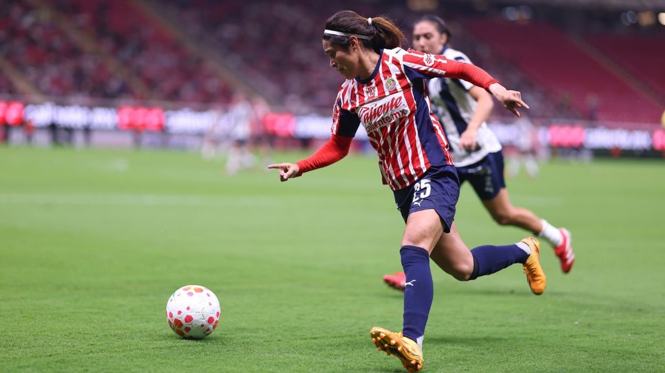 Rayadas rescatan empate 1-1 ante Chivas en el Estadio Akron
