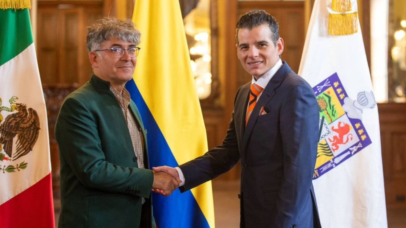 Fortalece Miguel Flores relación con Colombia