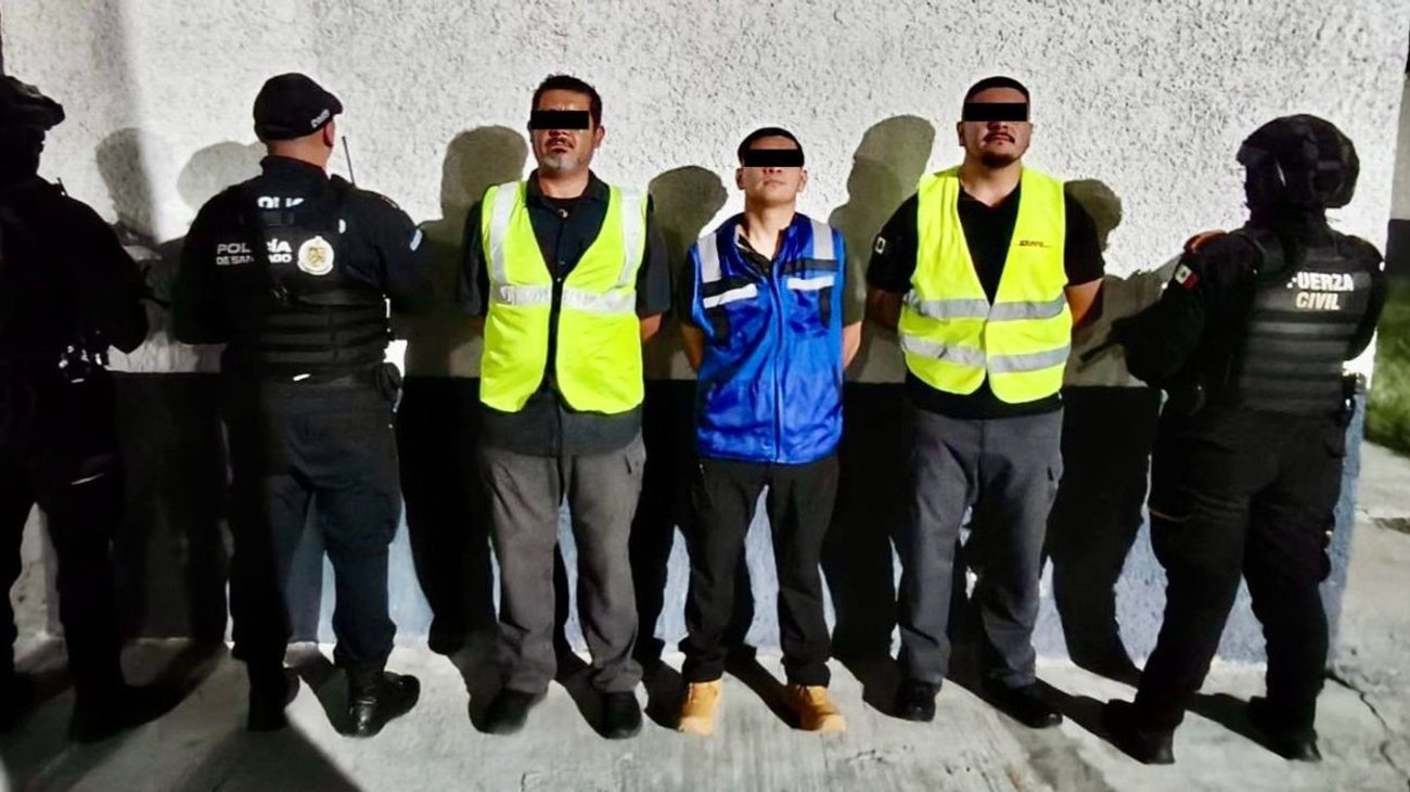 Detienen a tres en Santiago por portar armas y códigos policiales