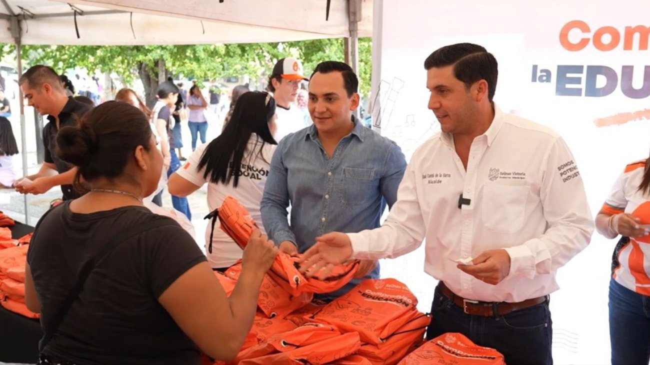 Entregará Raúl Cantú 15,000 paquetes de útiles escolares