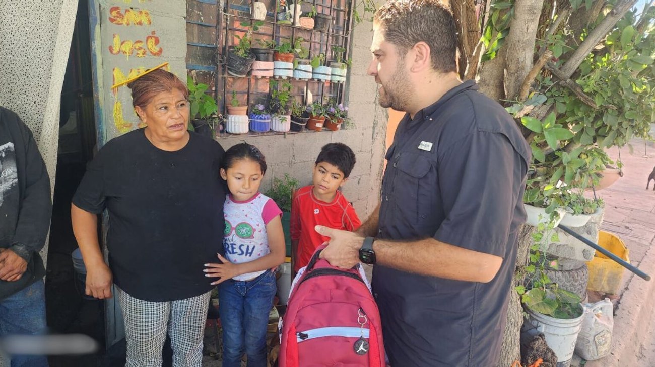 Niños reciben apoyo escolar tras reportaje en Info 7 Coahuila