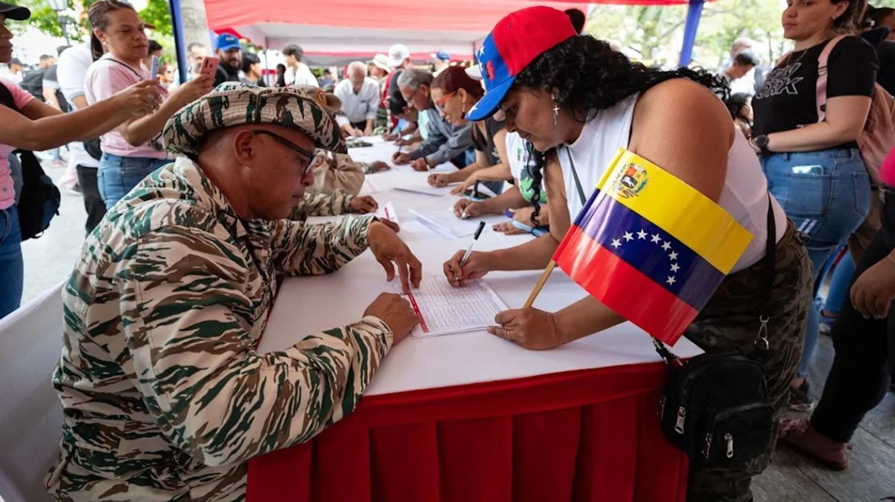 Maduro convoca movilización de Milicia por 'amenazas' de EUA.