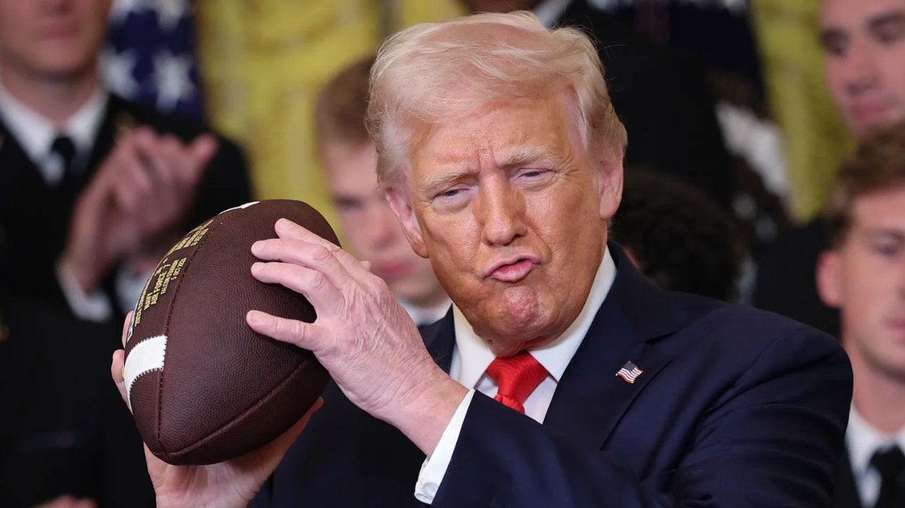 Es 'ridícula y afeminada': Trump critica nueva regla de la NFL